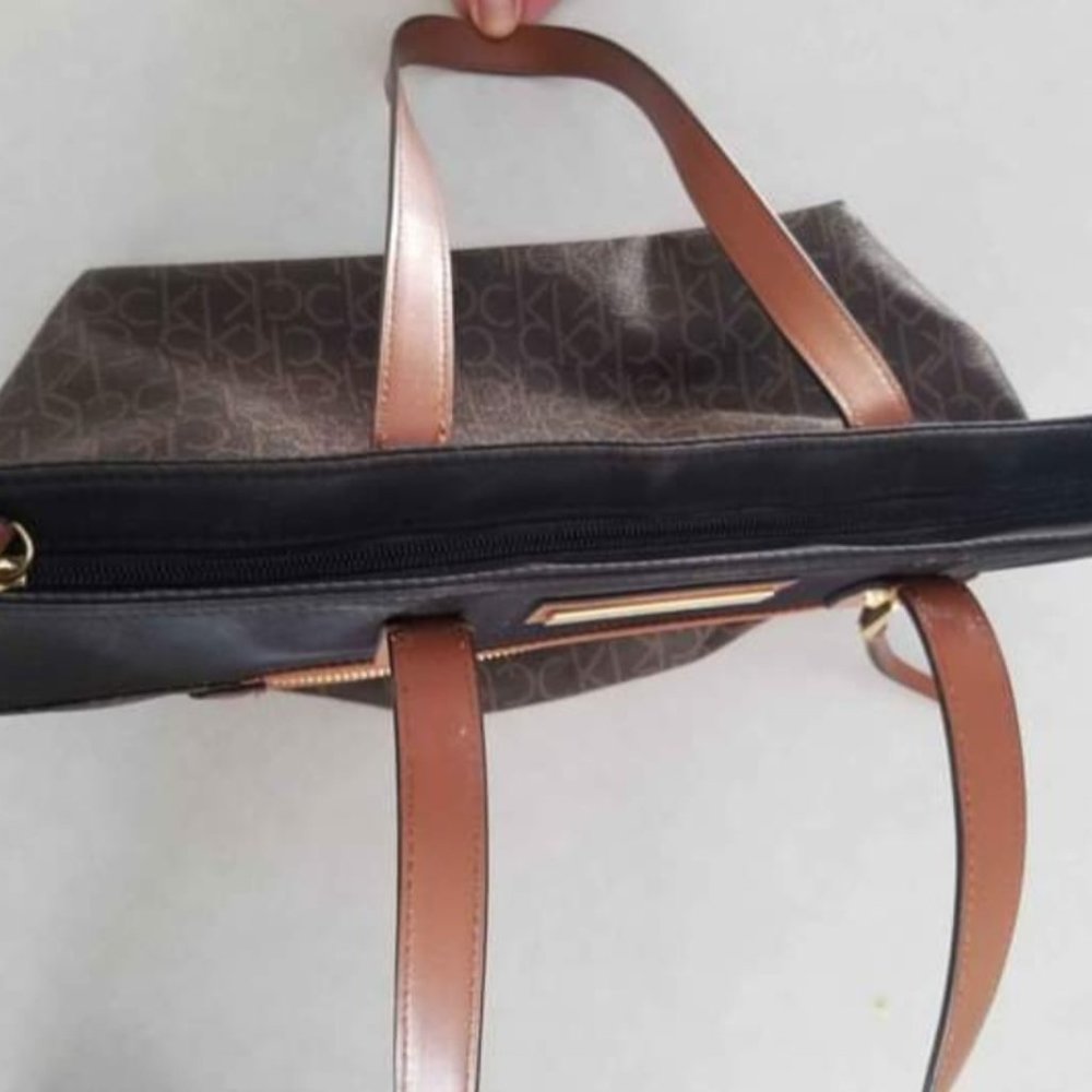 Calvin Klein Purse Handbag - Picture 3 of 7